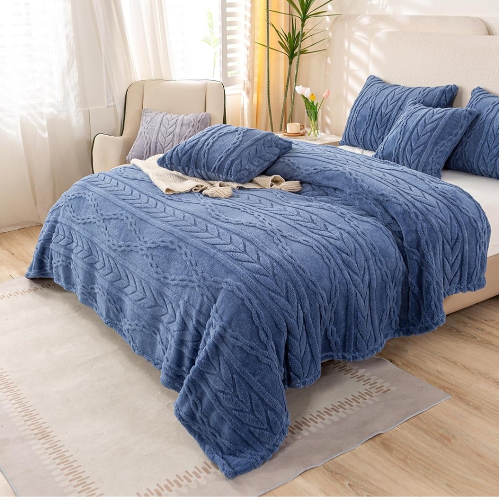 YUSOKI Sherpa Queen Size Blanket 3D Stylish Design Washed Blue 90"x90"(NWT) - Picture 3 of 10